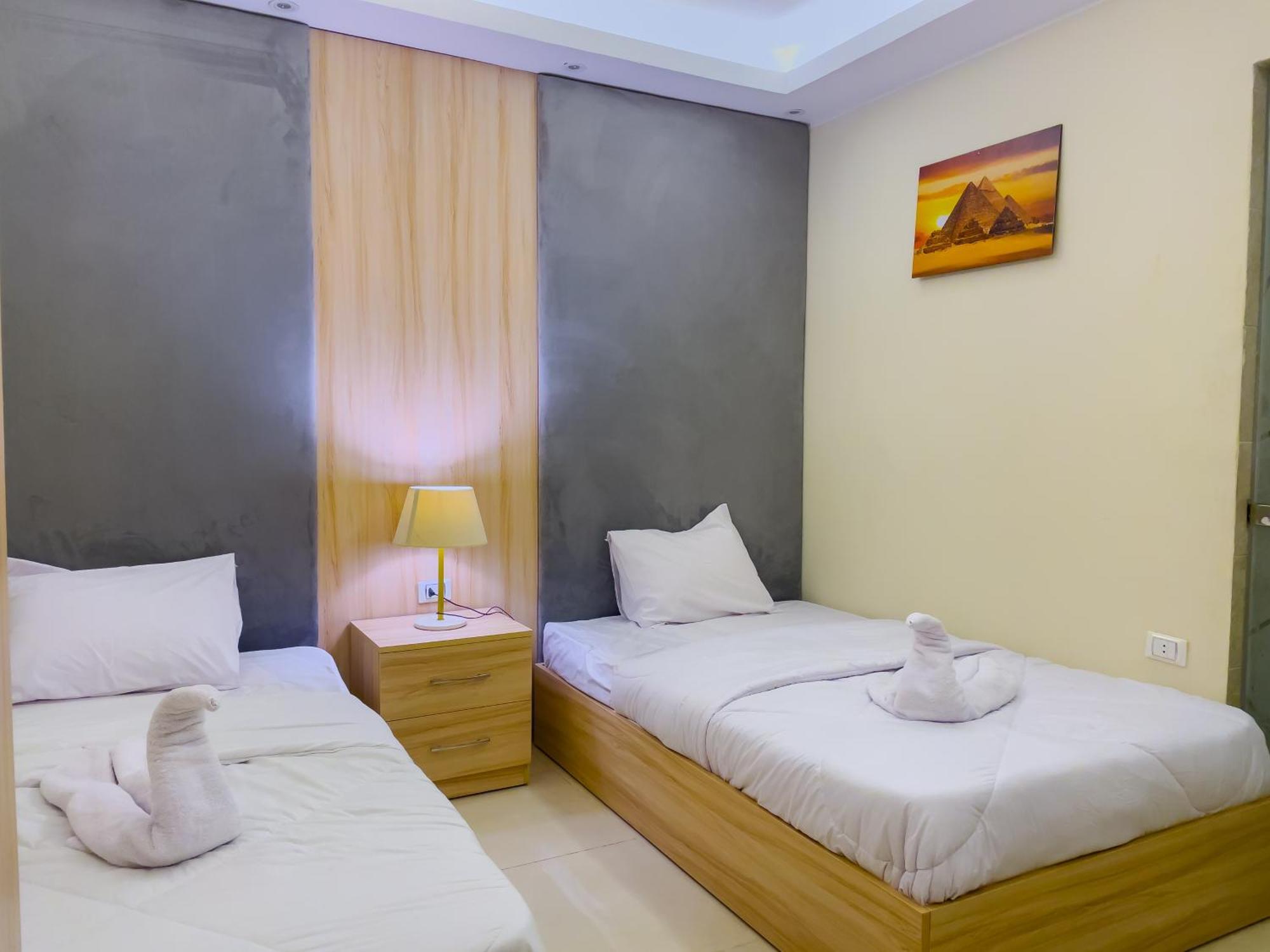 Jumeirah Pyramids View Inn Kafrat al Jabal Exterior photo